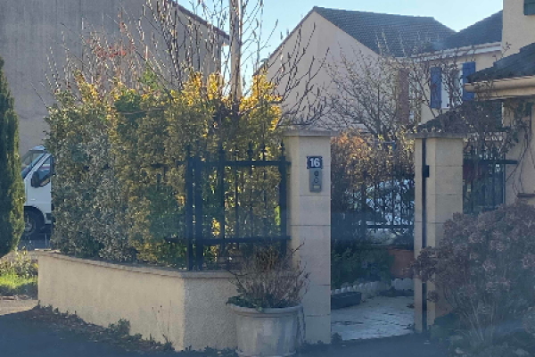 Remplacement d'une tête de candélabre LED à Cergy