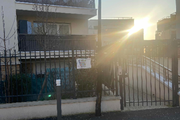 Remplacement d'un mât de candélabre endommagé à Andrésy