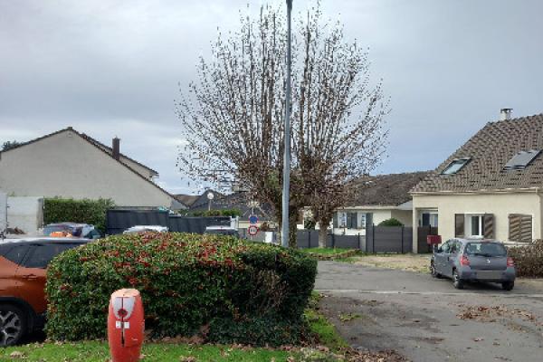Remplacement des têtes de candélabres à Osny