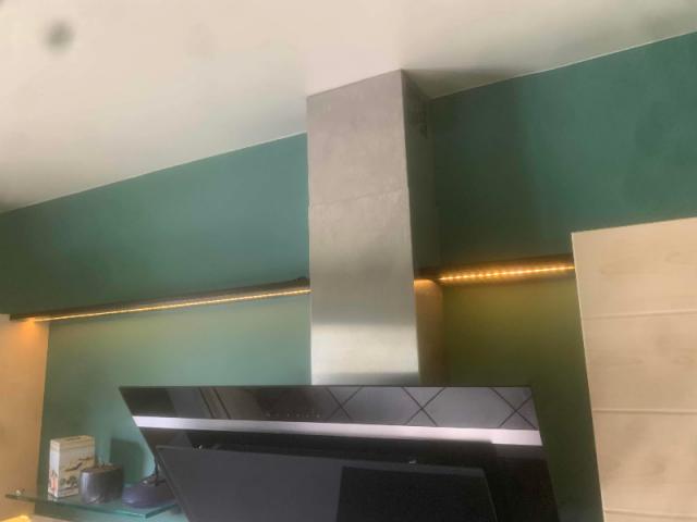 Remplacement de bandeaux LED dans une cuisine à Achères