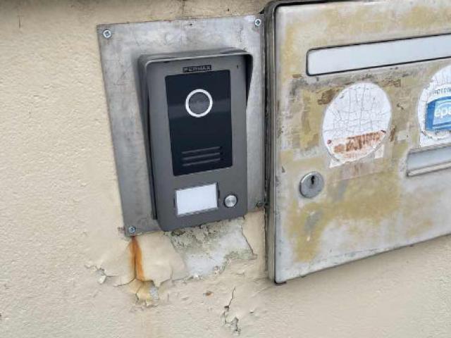 Installation d'un kit interphone vidéo à Conflans