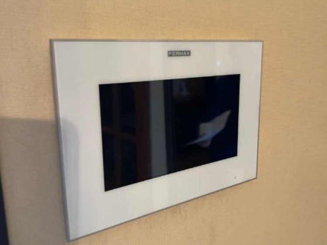 Installation d'un kit interphone vidéo à Conflans