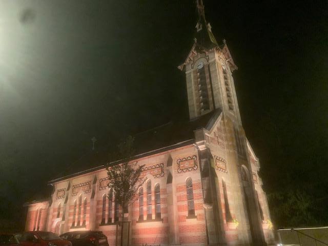 Illuminer le patrimoine : L'église de Menucourt sous les projecteurs