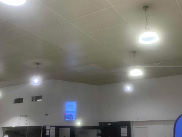 Remplacement des luminaires d'un showroom à Conflans-Sainte-Honorine