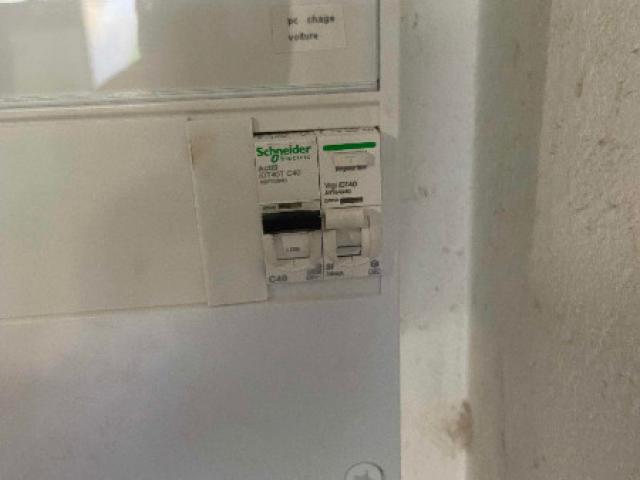 Installation d'une borne de recharge à Maurecourt